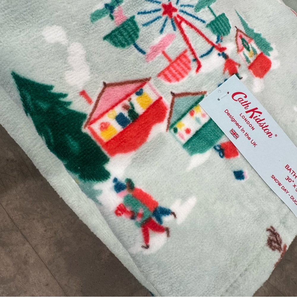 Cath Kidston set of 2 bath towels!”Snow Day” in duck egg…super soft cute&comfy